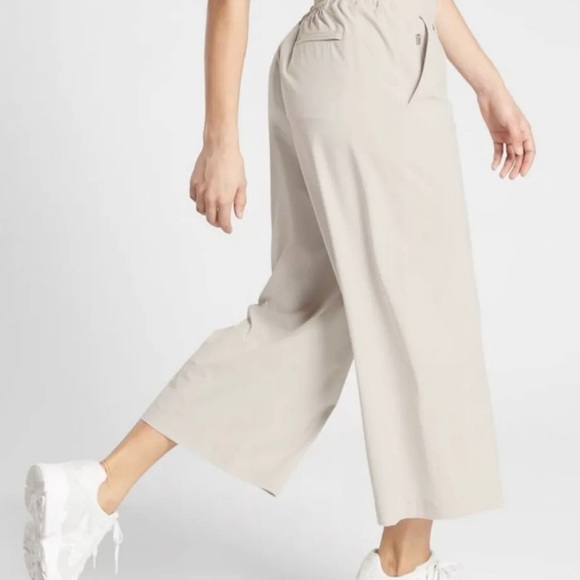 Athleta wide leg crops - Picture 3 of 4